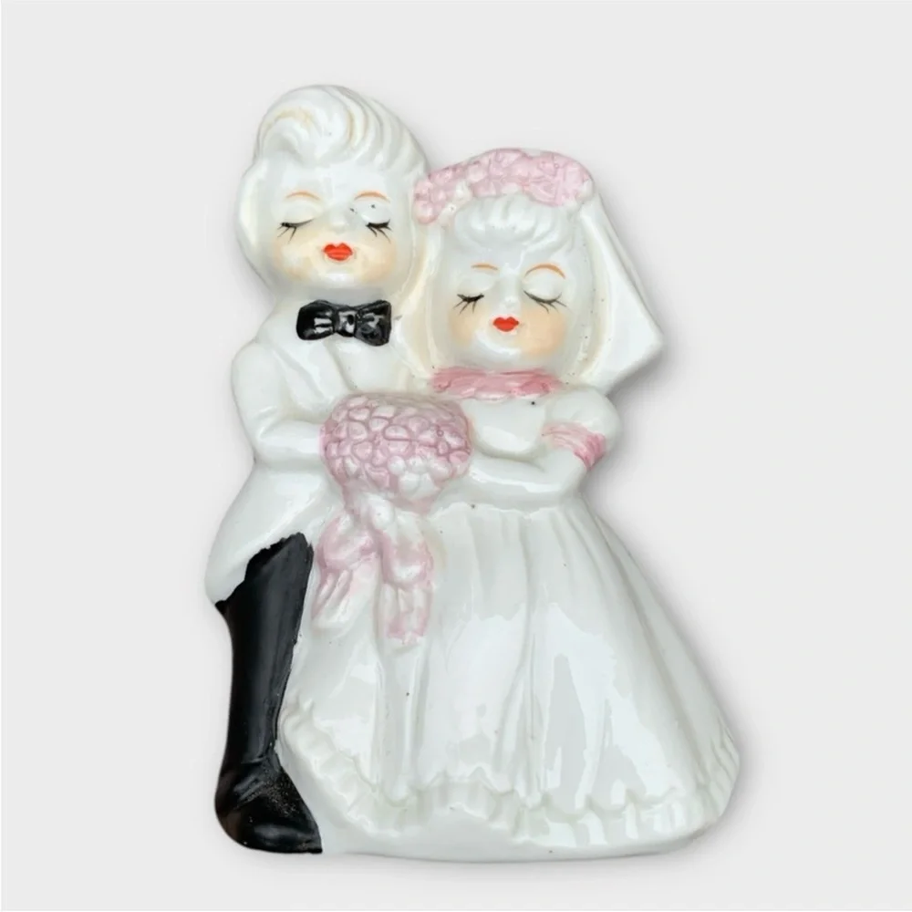 Vintage 40s Porcelain Wedding Cake Topper Bride and Groom